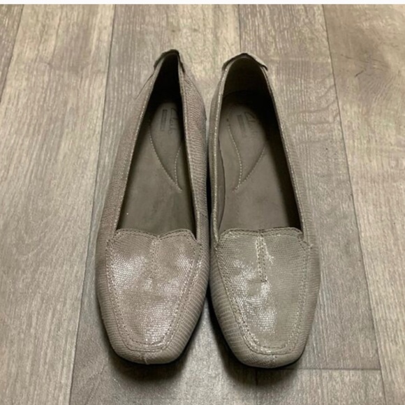 Clarks Loafers - Picture 1 of 7